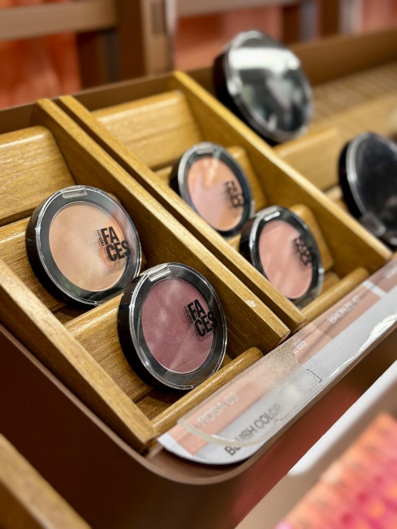 Blushes Faces Natura